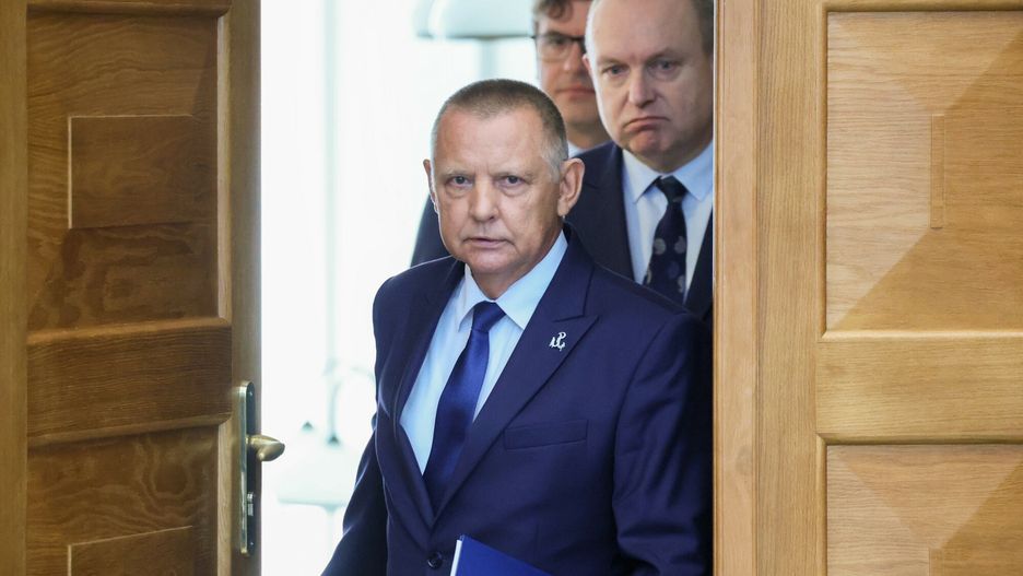 NIK prezentuje raport nt. walki z pandemi?
Fot. Wojciech Olkusnik/East News, Warszawa, 12.09.2023.  Najwyzsza Izba Kontroli prezentuje wyniki trzech kontroli dotyczacych przebiegu walki z pandemia COVID-19.
N/z: prezes NIK Marian Banas, Piotr Miklis
Wojciech Olkusnik