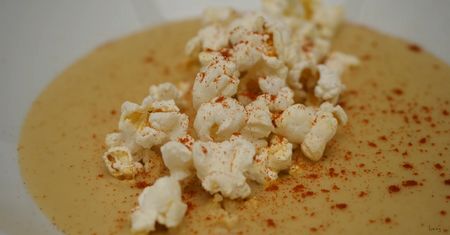 Takiego dania jeszcze nie jadłeś. Przepis na zupę popcornową