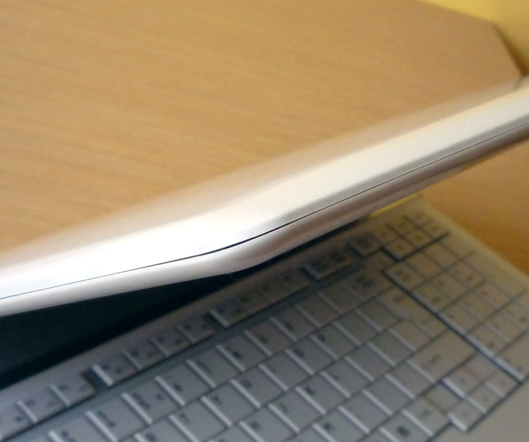 Toshiba Qosmio F750 3D - czarny koń czy czarna owca? [test] 4