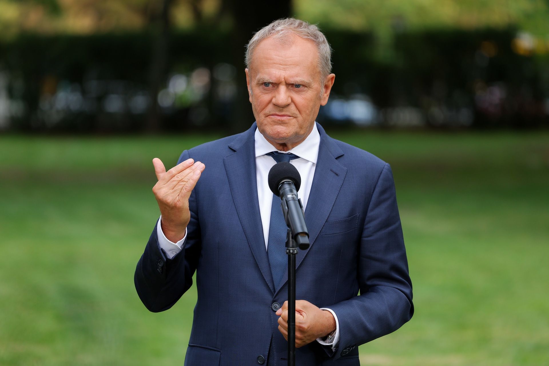 Budżet 2027: Jak rząd Tuska balansuje między obietnicami a deficytem w kryzysowych czasach