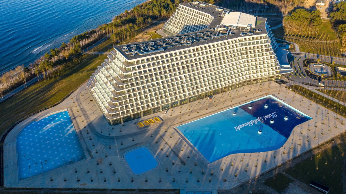 Hotel Gołębiewski w Pobierowie