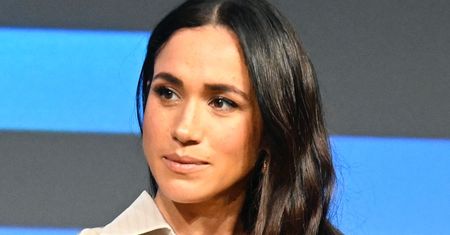 Internauci wytykają Meghan Markle HIPOKRYZJĘ, po tym, jak przedstawiła się jako Sussex. Przypomnieli, co mówiła podczas wywiadu u Oprah