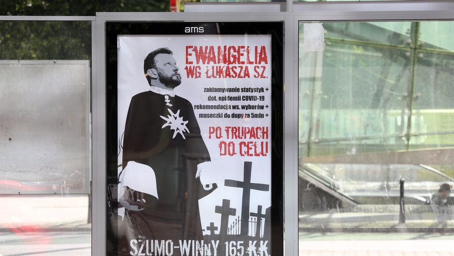 Plakaty pojawiły się w maju na warszawskich przystankach