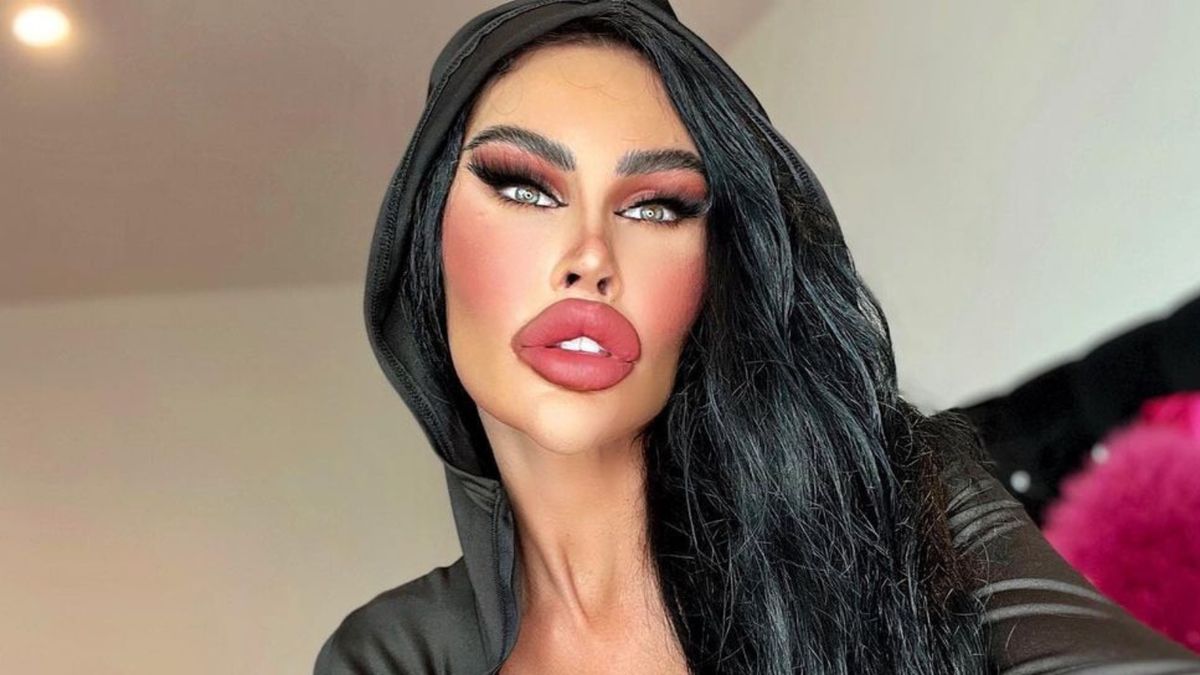 Influencerka sama siebie nazywa "ludzką Barbie"