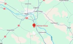 Ciężko ranny mężczyzna leżał przy torach. Spędził tam całą noc