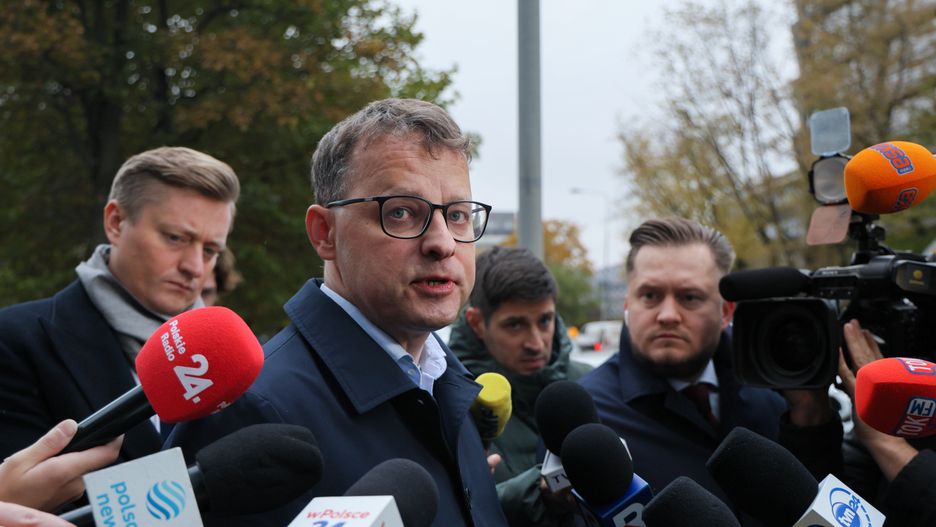 Marcin Romanowski
Pawe� Supernak
budynek, by�ego wiceszefa MS, PiS, podejrzany, polityk polityka, polityka Suwerennej Polski, prokuratura, Prokuratura Krajowa, siedziba, stawiennictwa, stawiennictwo, zarzuty