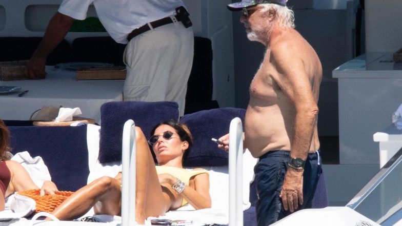 72-letni Flavio Briatore wygrzewa się na jachcie u boku młodszej o 30 lat BYŁEJ żony (ZDJĘCIA)