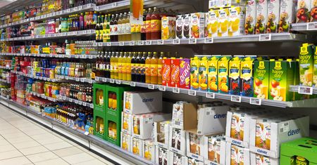 Kartonami omijają system kaucyjny. Mamy komentarz producenta