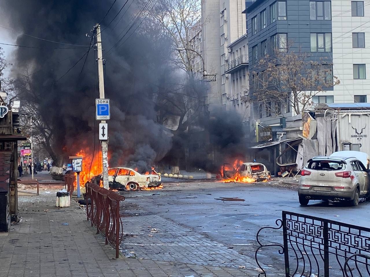 Uderzyli w Chersoń. Zdecydowana reakcja Zełenskiego