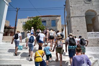 Szturm na biura podróży. "Kupują wycieczki, jakby jutra miało nie być"