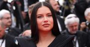 Ciężarna Adriana Lima w stylizacji "na Rihannę" kokietuje fotoreporterów na festiwalu w Cannes (ZDJĘCIA)