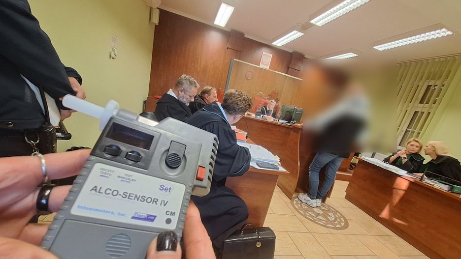 Alkomat na sali rozpraw. Świadek pił przed przesłuchaniem.