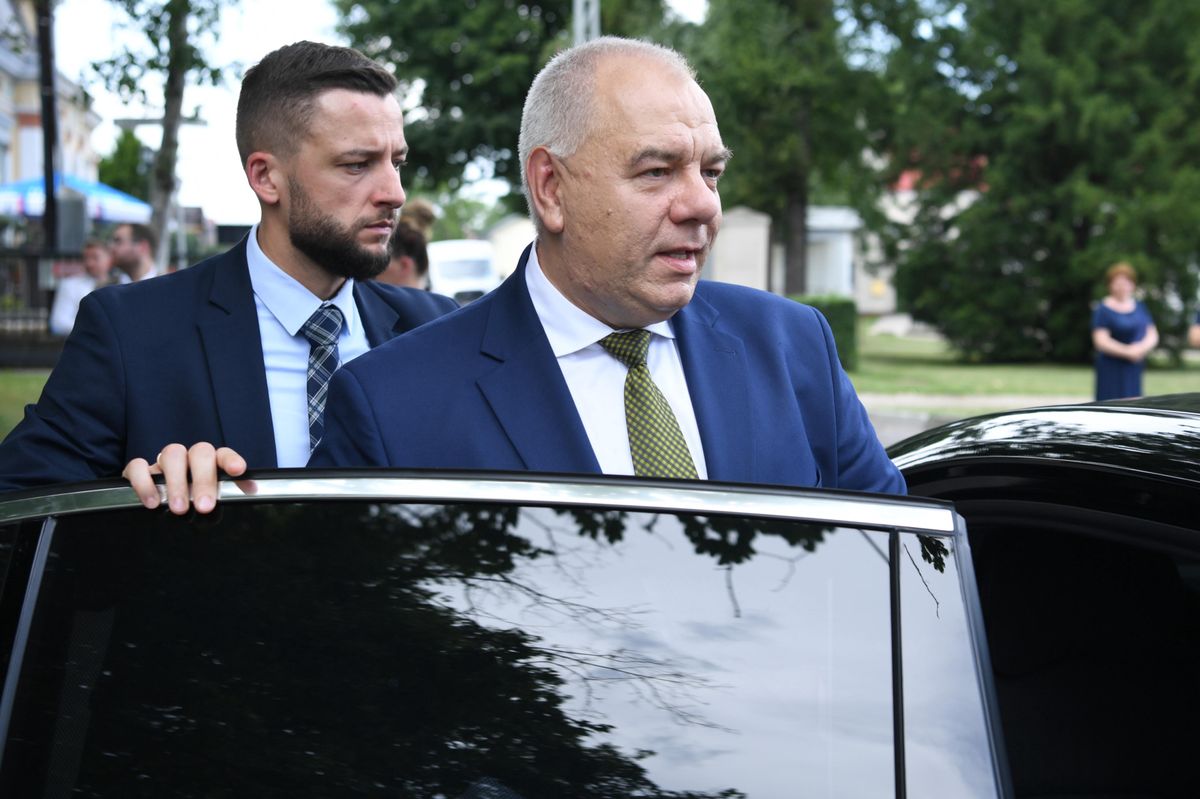 Ochroniarz ministra Sasina trafił do Poczty Polskiej. Został wicedyrektorem 