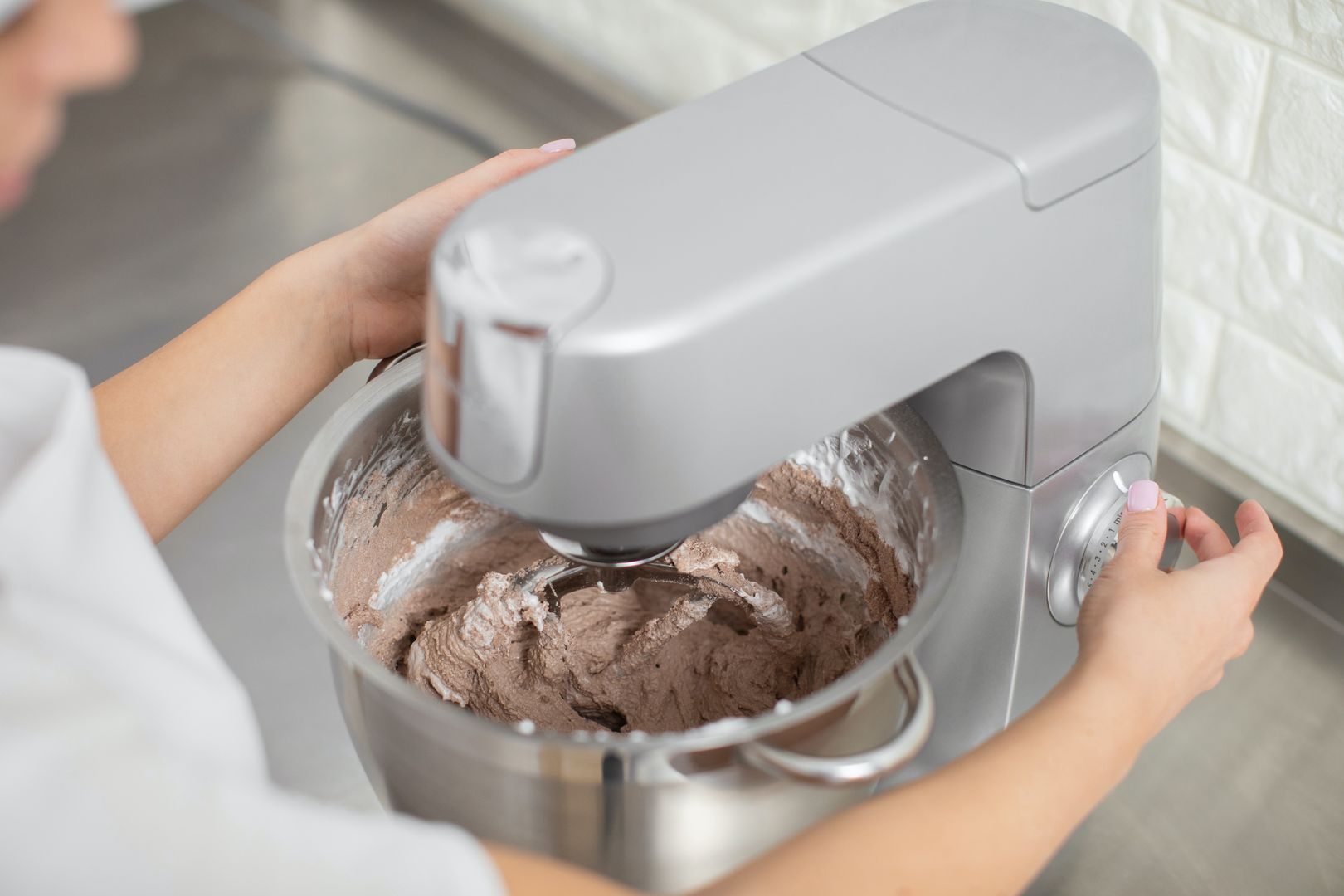Robot kuchenny z funkcją gotowania to przydatny pomocnik