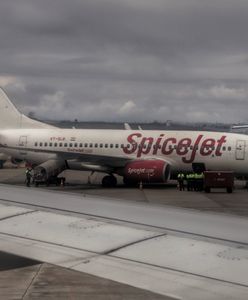 Nagle coś pękło. Awaryjne lądowanie Boeinga 737