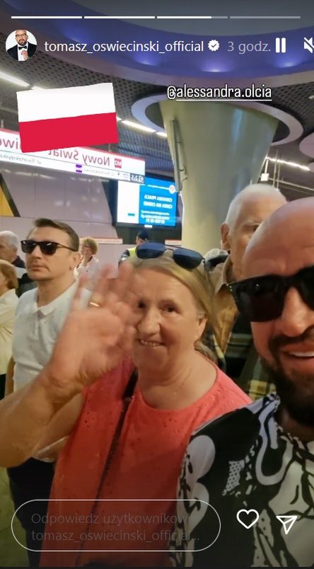Tomasz Oświeciński z mamą i żoną