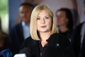 Piątkowska zapowiada kroki prawne. W tle "wizyta" wPolsce24