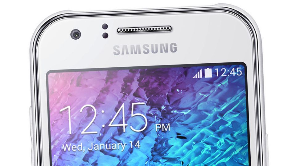 Galaxy J2 oficjalnie. Super AMOLED w smartfonie za mniej niż 500 zł 1