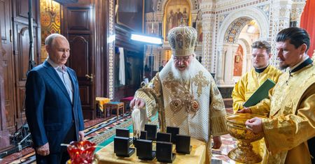 Absurdalny "rozkaz" Putina. Mają to nosić żołnierze w Ukrainie