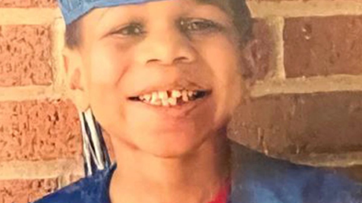 Troy Khoeler został znaleziony martwy w pralce należącej do jego przybranych rodziców