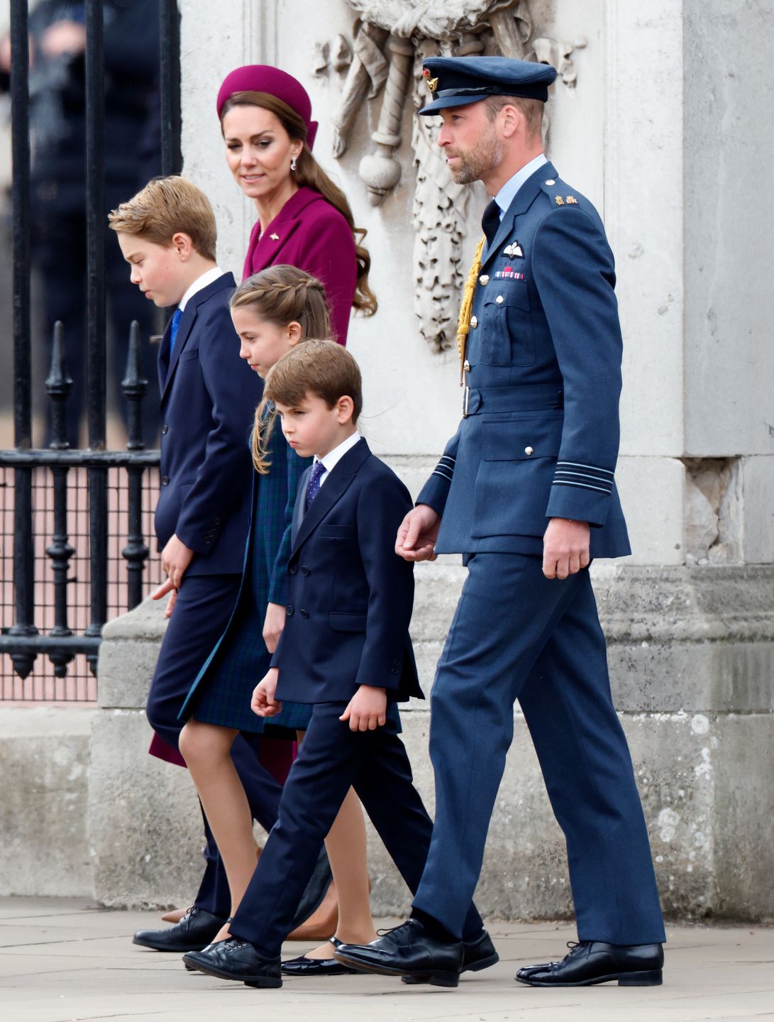Kate Middleton i książę William z dziećmi