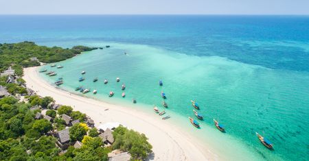 Egzotyczny hit Polaków. "Białe plaże i resorty all inclusive". 10 dni za 3,5 tys. zł