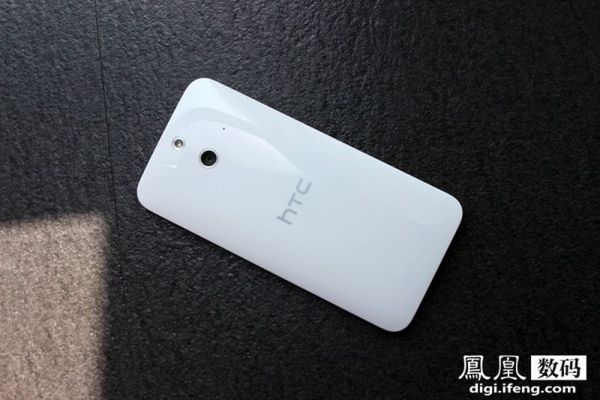 W skrócie: LG G Watch z czterema rdzeniami, HTC One (E8) na zdjęciach i 100 zł zwrotu po zakupie Nokii X 16