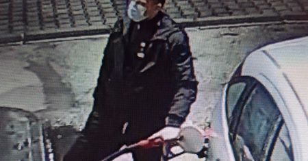 Zrobił to na stacji benzynowej. Wszystko się nagrało