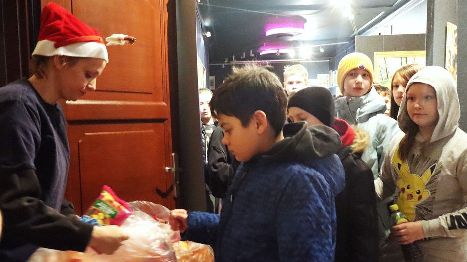 Prawie 300 dzieci ze szkół podstawowych skorzystało z akcji &#34;Mikołajki z Gazetą Krakowską&#34; w Wadowicach