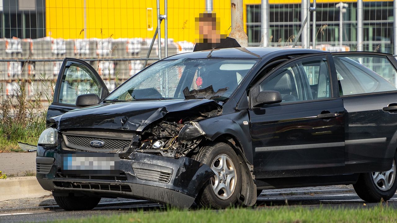 Wypadek dwóch aut na Wojska Polskiego w Pile