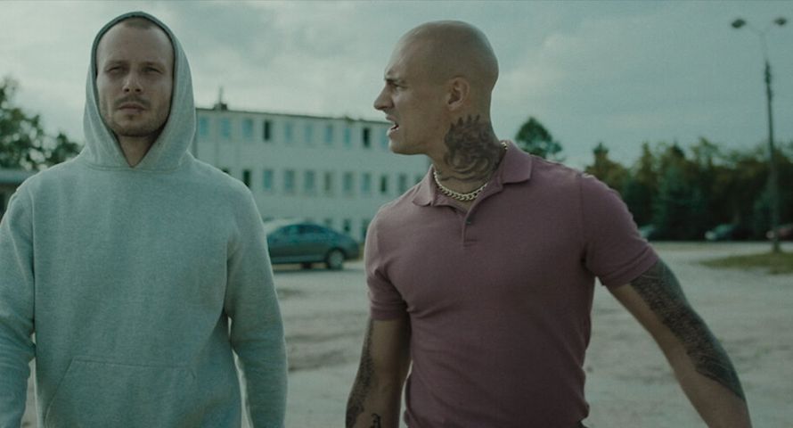 KRRiT sypie karami, by chronić dzieci. Telewizje płaciły za emisje "Furiozy" i "Johna Wicka"