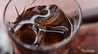 Ten alkohol niszczy jelita najszybciej. Proktolog ostrzega