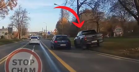 "Polska to stan umysłu". Internauci oburzeni zachowaniem kierowcy