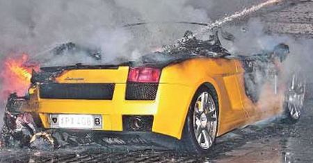 Gallardo Spyder spalone w Belgii