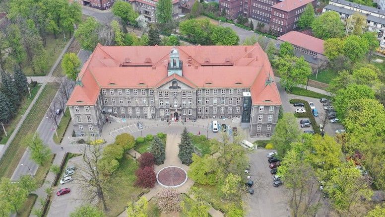 Magistrat zachęca do internetowego umawiania wizyt.