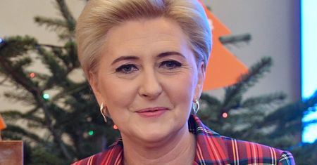 Agata Kornhauser-Duda założyła taką marynarkę. Gotowy pomysł na świąteczną stylizację