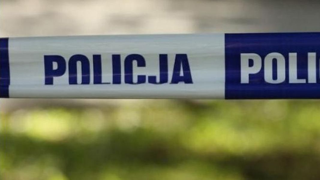 Pijany chłopak zabił nastolatkę. Teraz ukrywa się przed policją. 