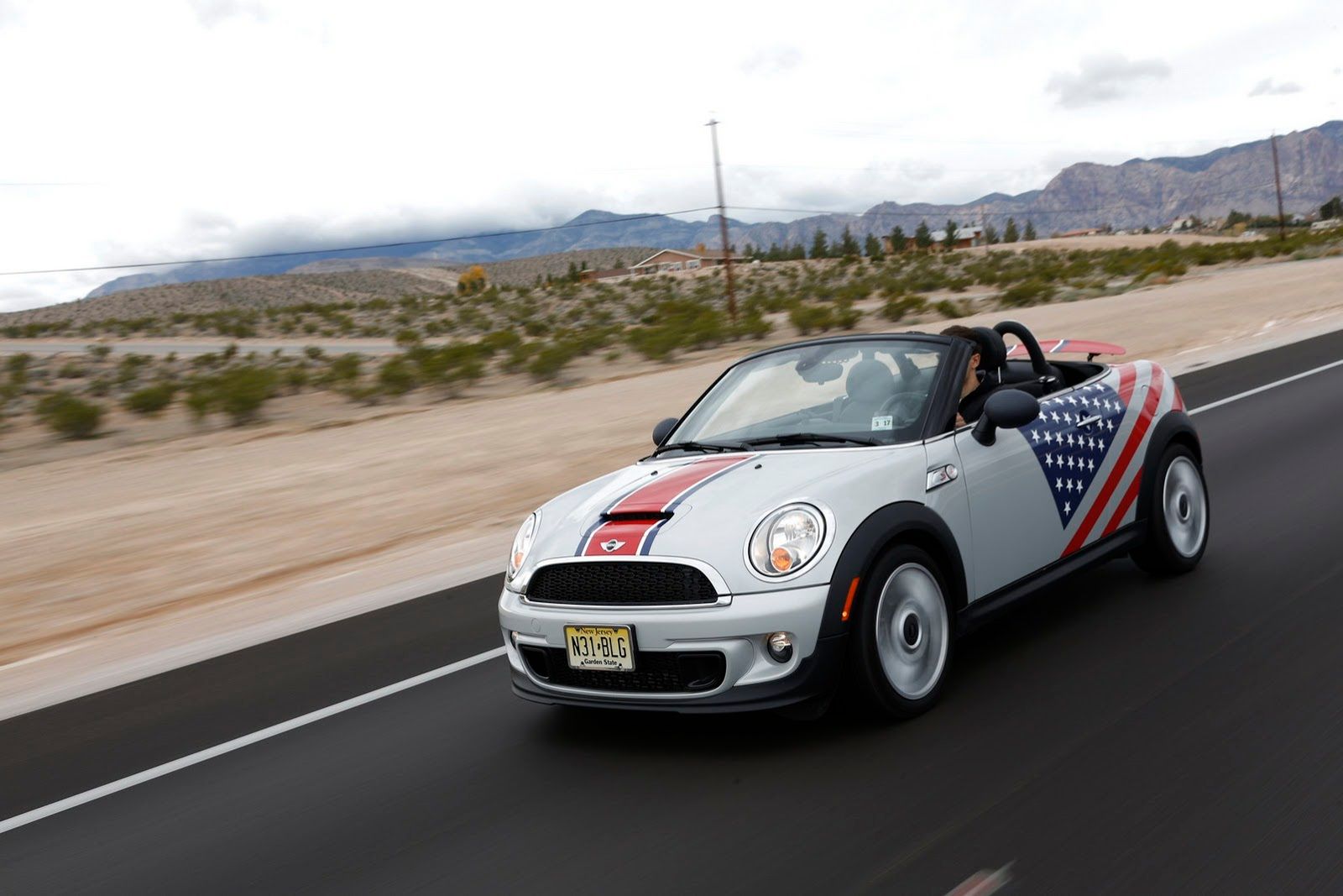 Galeria Mini jako celebracja sprzedaży półmilionowego egzemplarza w USA 267