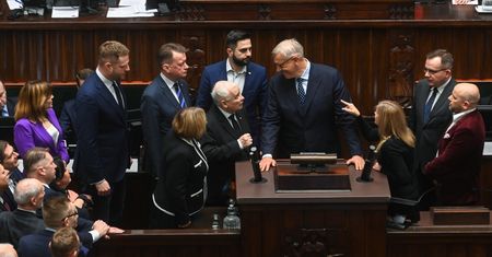 49 posłów ukaranych mniejszą karą. Znamy nazwiska