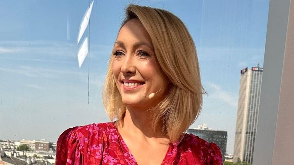 Anna Kalczyńska nosi latem sandałki na słupku 