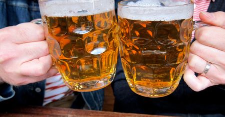 Połączenie zabójcze dla wątroby. Uważaj podczas grillowania