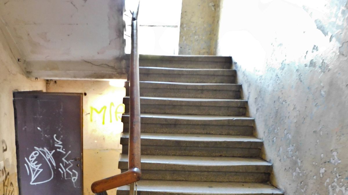 Mężczyzna zmarł na klatce schodowej. Zdj. ilustracyjne 