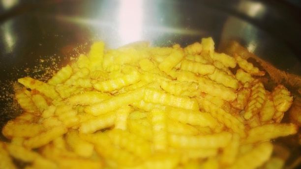 Zużyte oleje jadalne, powstające w domu, ale również w restauracjach, należy uznać za odpady komunalne