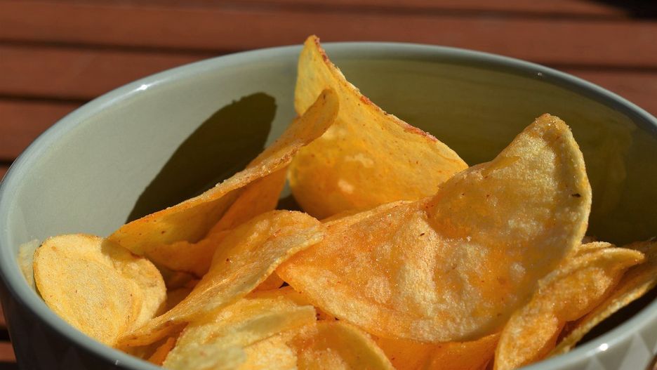 UE wprowadza zakaz sprzedaży chipsów bekonowych