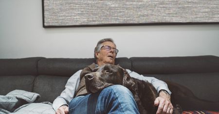 Przebadali seniorów. Oto najlepsze ćwiczenia przed snem
