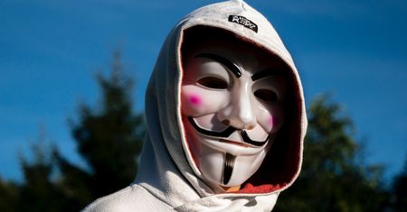 Anonymous nie próżnują. Kolejne ataki na rosyjskie firmy