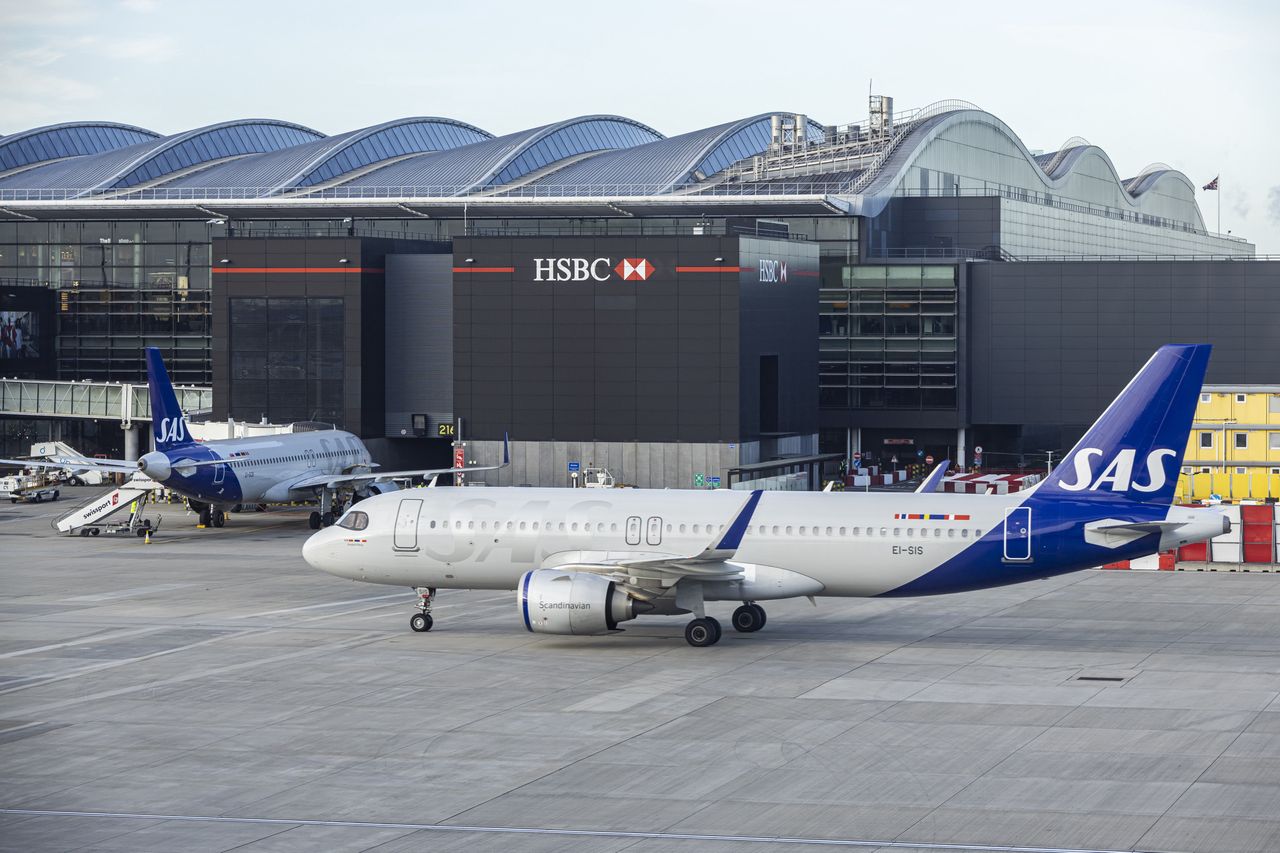 PLL LOT odwołuje loty na londyńskie Heathrow