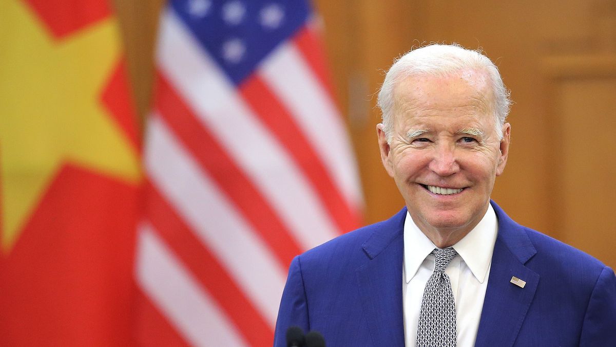 US President Joe Biden smiles during a press briefing at the headquarters of CPV Central Committee in Hanoi, Vietnam, 10 September 2023. Biden is on an official two-day visit to Vietnam. EPA/LUONG THAI LINH / POOL Dostawca: PAP/EPA.