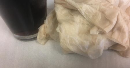 Nietypowe zastosowania coli. Wysprzątasz nią mieszkanie