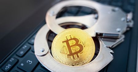 Policja wytropiła hakera. Wpadł przez kryptowaluty